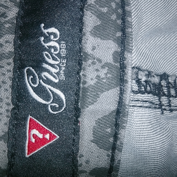 Guess 27x29 Snake Reptile Pattern Gray Cotton Skinny Pants - Picture 9 of 11